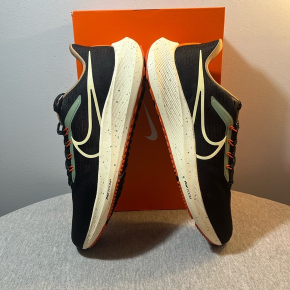 Nike Air Zoom Pegasus 39 Black White Orange Running Mens Shoe Size 11 DX6039-071 - Picture 7 of 11